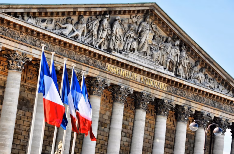 Dette publique : le taux d’emprunt de la France atteint un pic proche de 2008, quelles en sont les implications ?